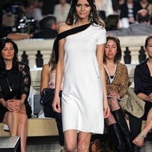Chanel women vintage 2007 cream black knit dress size 40 $2999